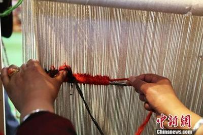 前三季度中國(guó)紡織業(yè)運(yùn)行平穩(wěn)，成本與環(huán)保壓力凸顯，化妝品零售展現(xiàn)活力